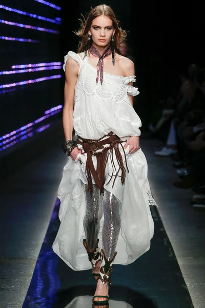 Look 25